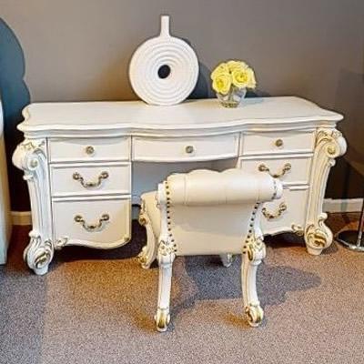 Acme Furniture Vendome 7-Drawer Vanity Table BD01507 IMAGE 1