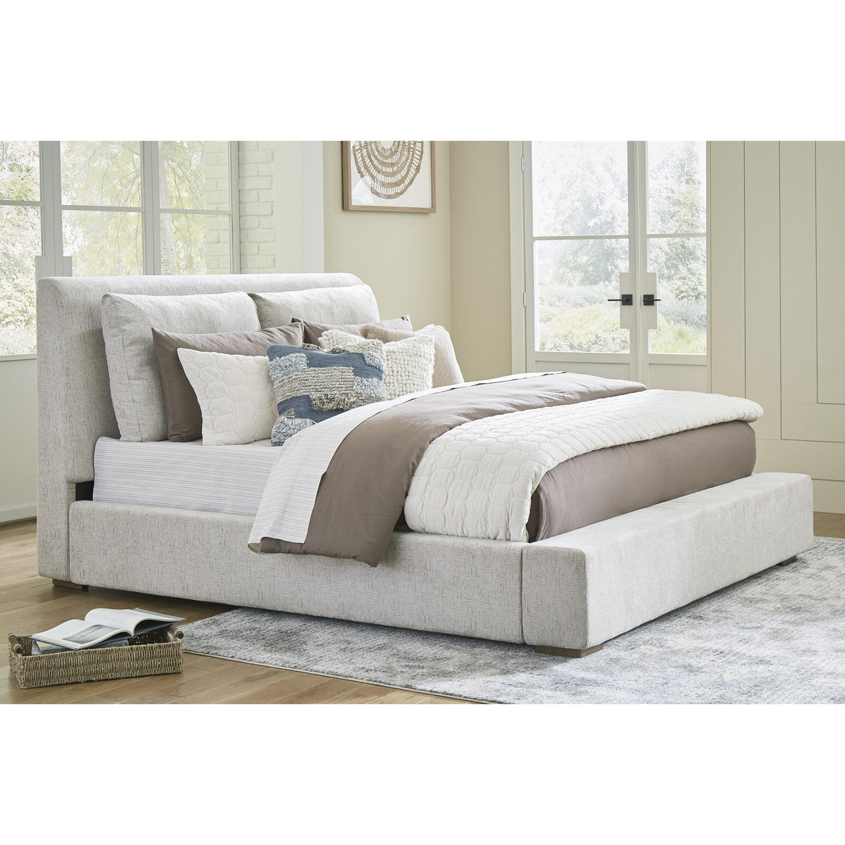 Cama King tapizada con plataforma Signature Design by Ashley Cabalynn, image size:1200x1200