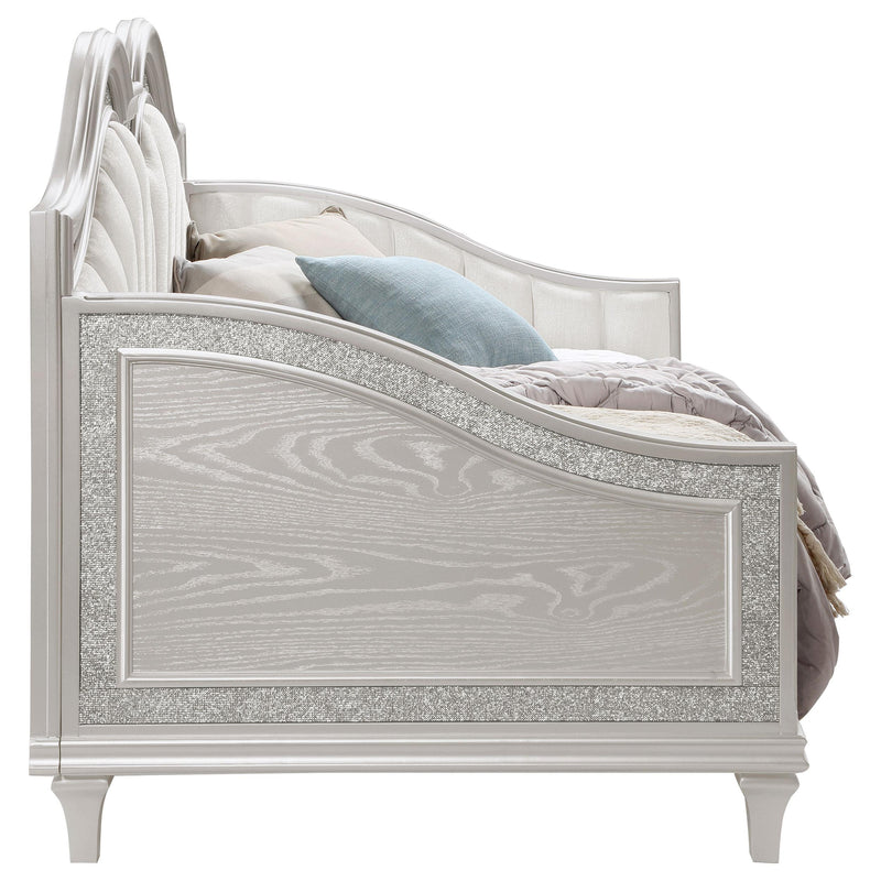 Coaster Furniture Evangeline 360121 Upholstered Twin Daybed with Faux Diamond Trim - Silver/Ivory IMAGE 10