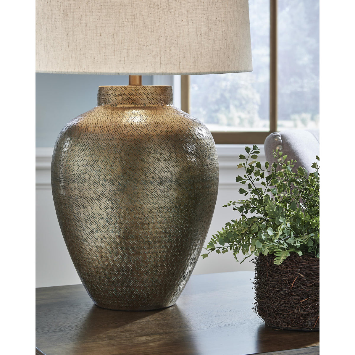 Signature Design by Ashley Madney L207494 Metal Table Lamp